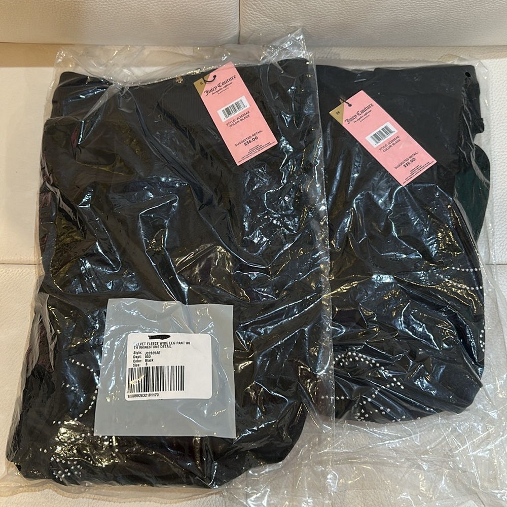 NWT Juicy Couture Velvet Fleece Wide Leg Pant With Rhinestone Accents in Black - Picture 3 of 8